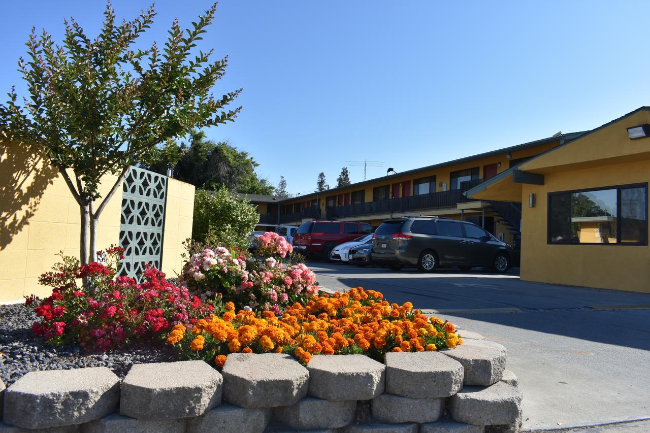 Apex Inn Modesto Exterior photo